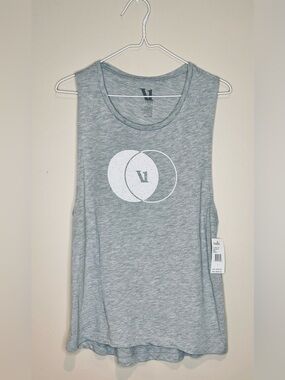 VUORI Inspire Happiness Overlap Logo Tank in Light Heather Grey